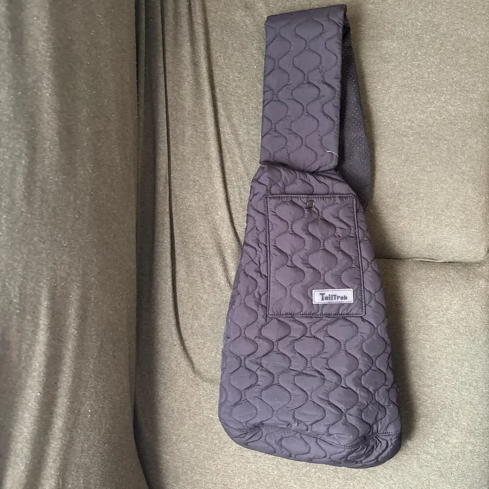 TailTreks black quilted dog or cat pet carrier bag
